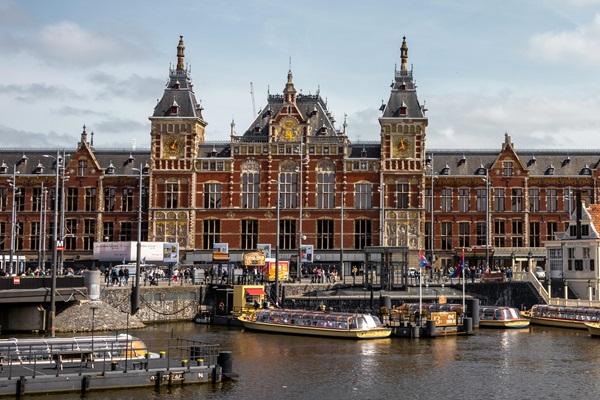 Het Centraal Station van Amsterdam
