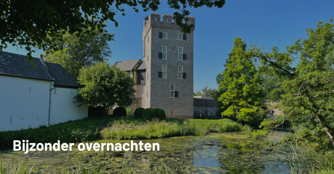 Kasteel Daelenbroeck in Herkenbosch op een mooie zomerse dag waar je bijzonder kunt overnachten